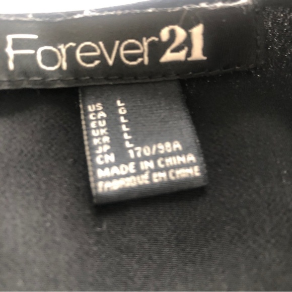 Forever 21 Top Black Bold Zip Back Blouse Short Sleeves size Large - Picture 11 of 13